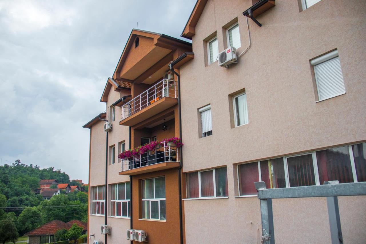 Apartmani Vrla Vladičin Han Eksteriør bilde